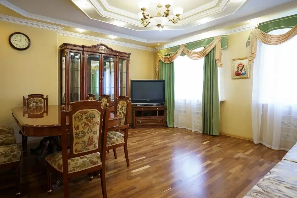 Апартаменты Right Room трехкомнатные на улице Баррикад 8 — фото 1
