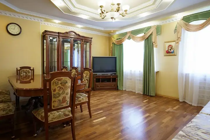 Калуга: Апартаменты Right Room трехкомнатные на улице Баррикад 8
