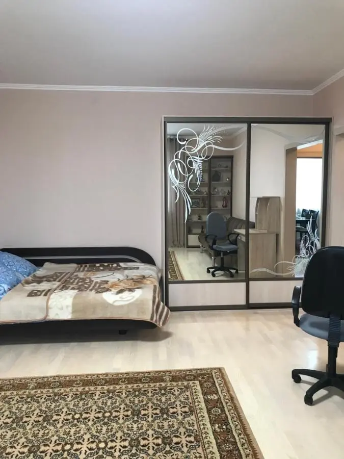 Тюмень: Apartment on Minskaya