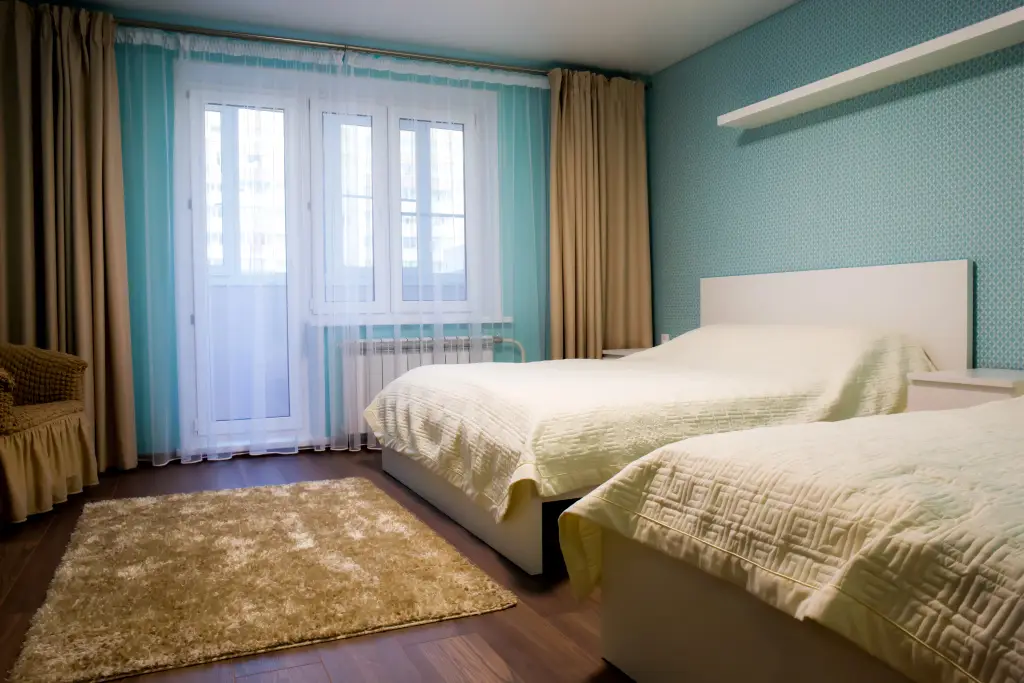 Челябинск: Меблированные комнаты "ROOMER"