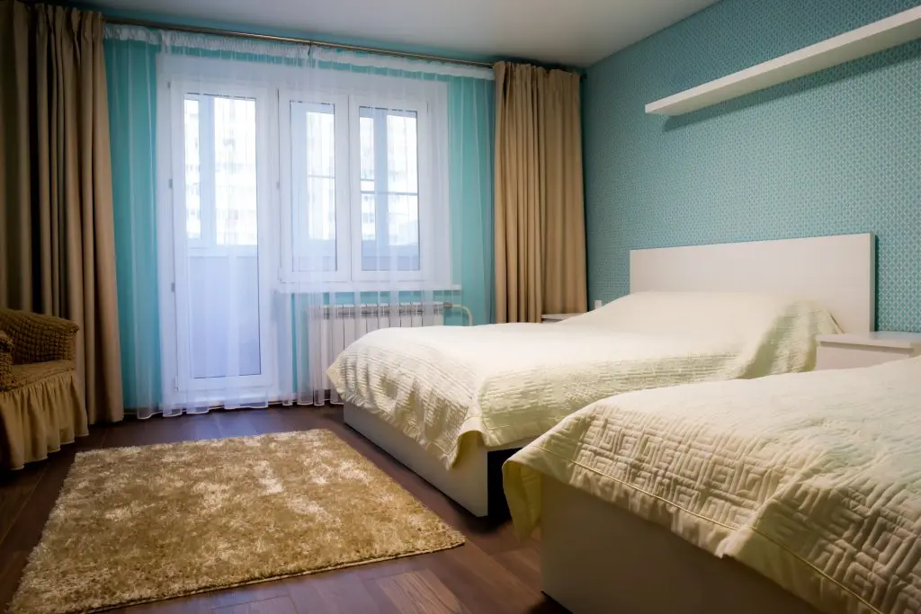 Челябинск: Меблированные комнаты "ROOMER"