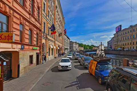 SweetHome (СвитХоум) на набережной реки Мойки — фото 1