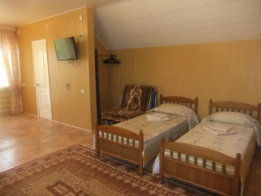 Анапа: Мебелированные комнаты House on Pervomayskaya
