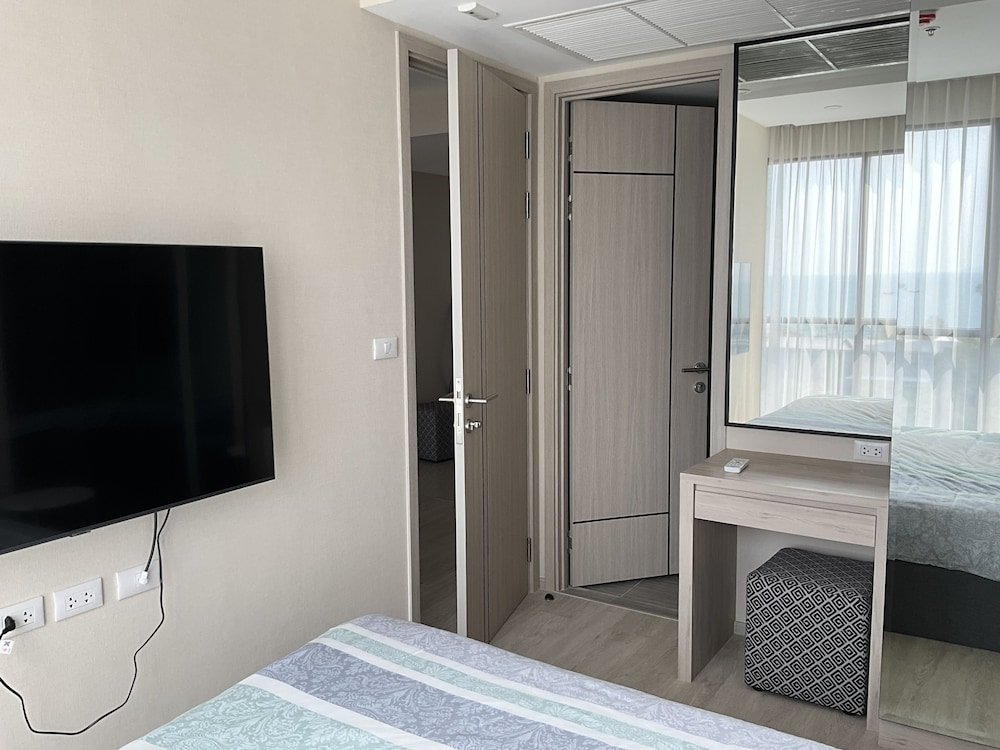 Паттайя: Panora 2-Bedroom Apartment With Sea View
