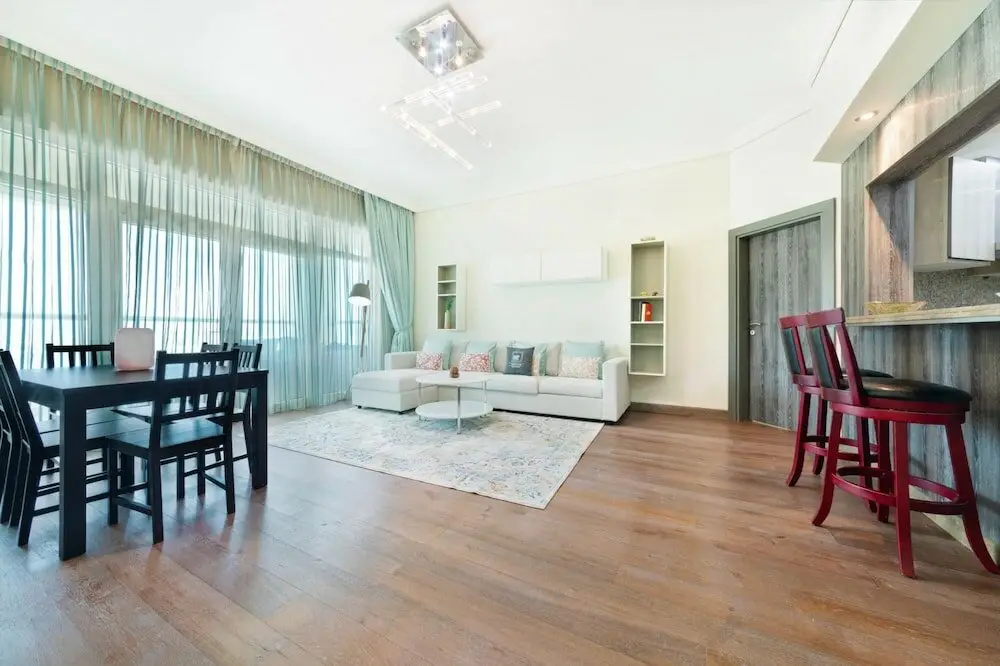 Дубай: Beach Access Apt w Burj Sea Views on The Palm