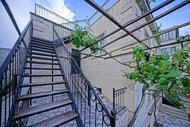 Орханлы: Epoch Stone House