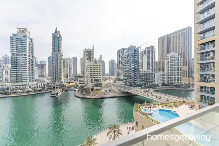 Дубай: HomesGetaway Dubai Marina LIV Residence 2BR Apartment with Marina view