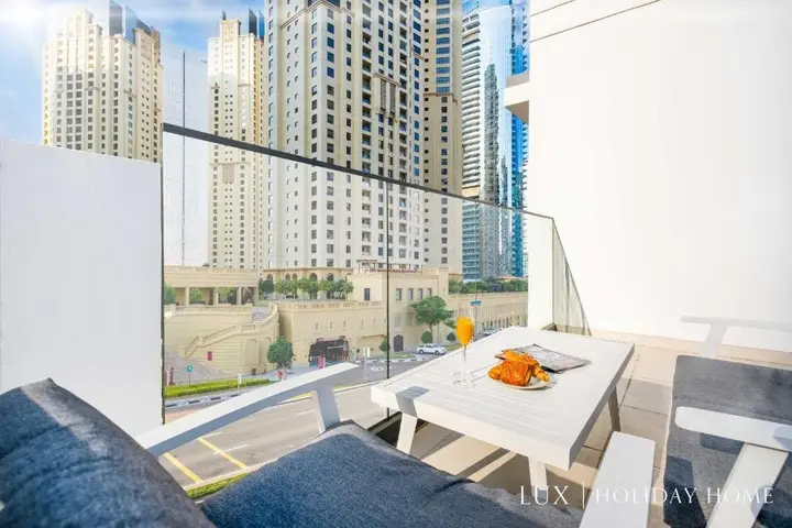 Дубай: LUX - Contemporary Suite Dubai Marina