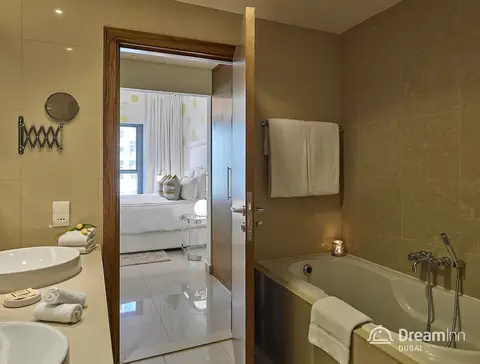 Апартаменты Dream Inn Claren Downtown With Private Terrace — фото 1