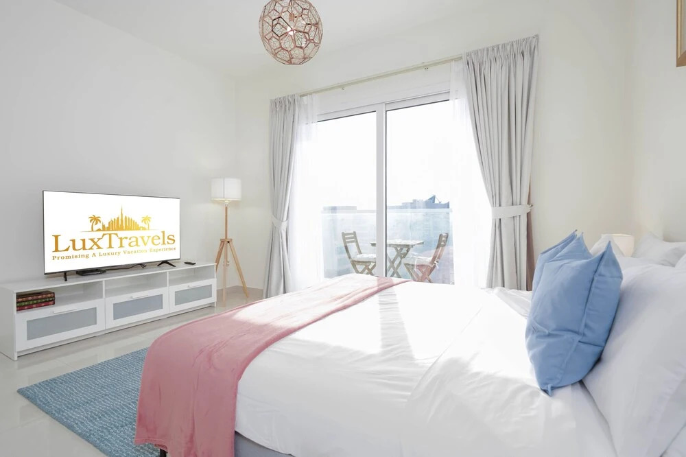 Дубай: Lux BnB I AG Tower I Canal Views