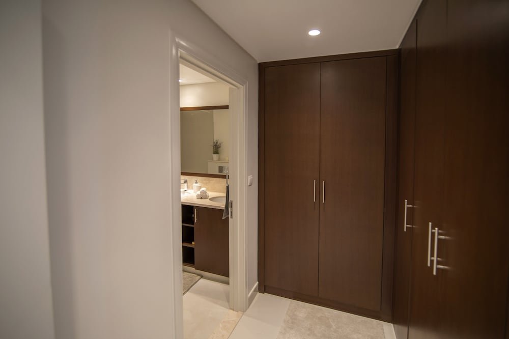 Дубай: Elegant Apt With Balcony Minutes from Burj Khalifa