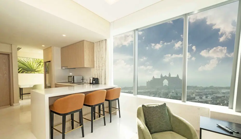 Дубай: LUX Iconic Views at The Palm Tower 5