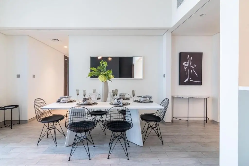 Дубай: EDEN'S Homes & Villas - Millennium Atria Residences