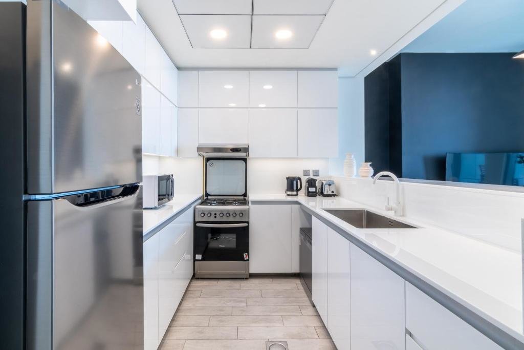 Дубай: EDEN'S Homes & Villas - Millennium Atria Residences