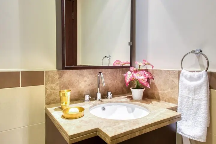 Дубай: Radiant Urban Retreat With Iconic Burj Khalifa Vws