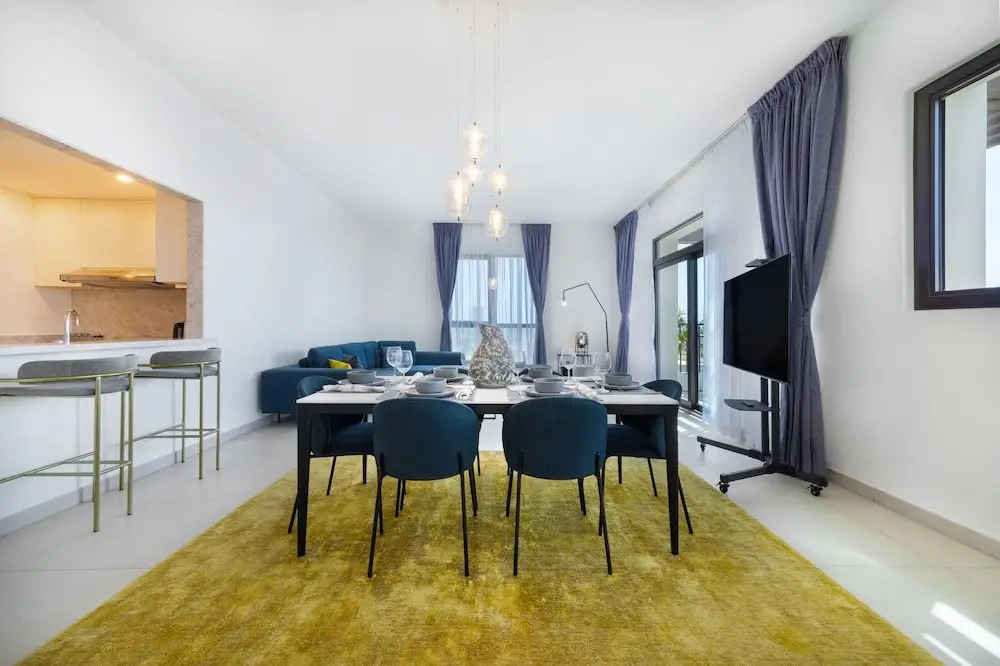 Maison Privee - Exclusive Luxury 3BR Apt with scenic views of Burj Al Arab — фото 1