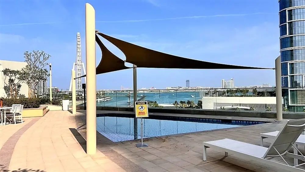 Luxurious Beachfront Apt with Balcony Marina — фото 1