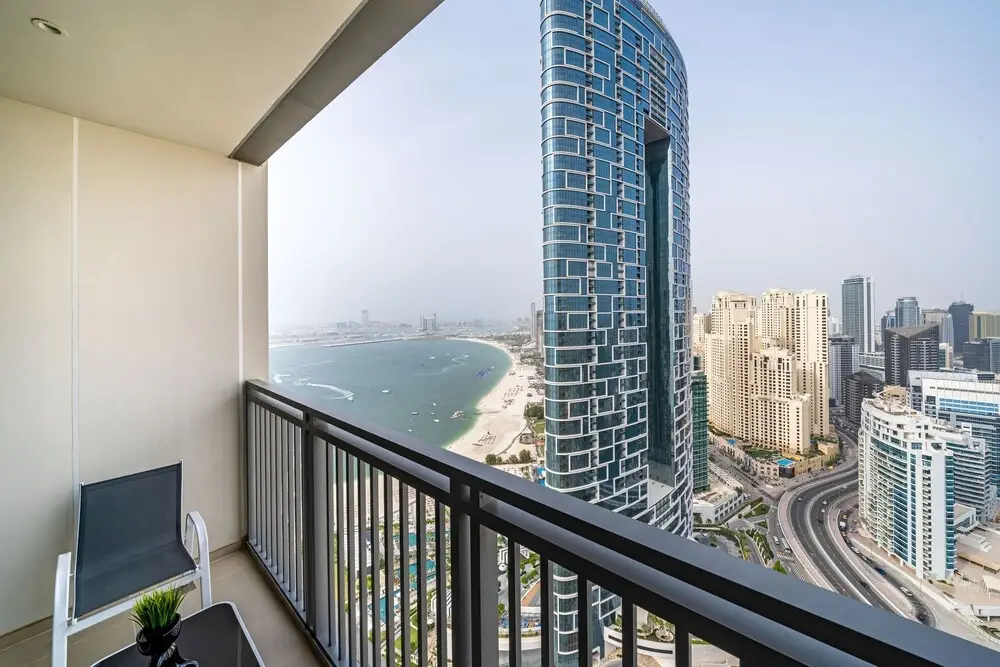 Дубай: Luxurious Beachfront Apt with Balcony Marina