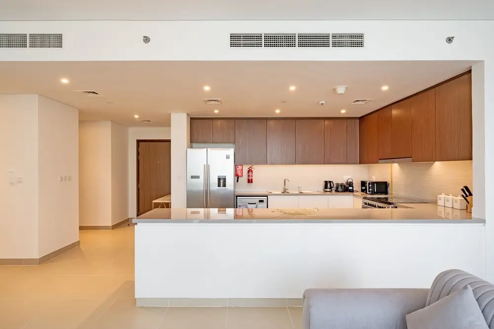 Дубай: Luxurious Beachfront Apt with Balcony Marina