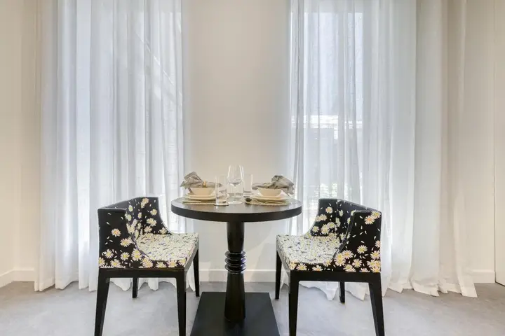 Дубай: Luxurious Apt in Impressive Difc Tower