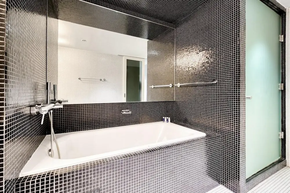 Дубай: Luxurious Apt in Impressive Difc Tower
