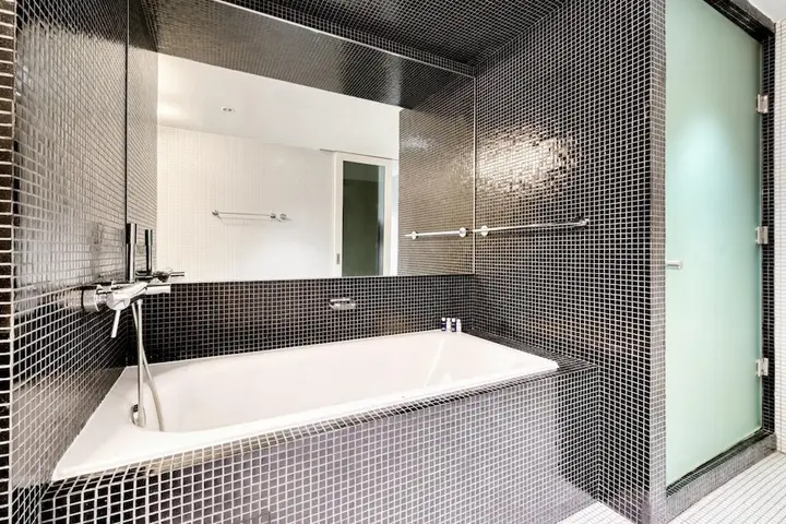 Дубай: Luxurious Apt in Impressive Difc Tower