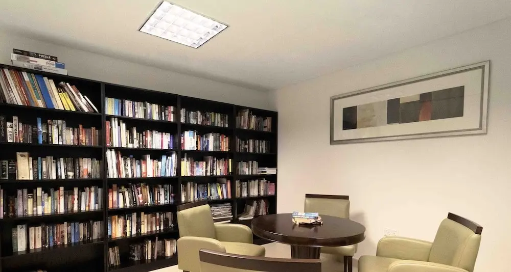 Дубай: LUX  Marina Promenade 1 BR Prime Loc Apt