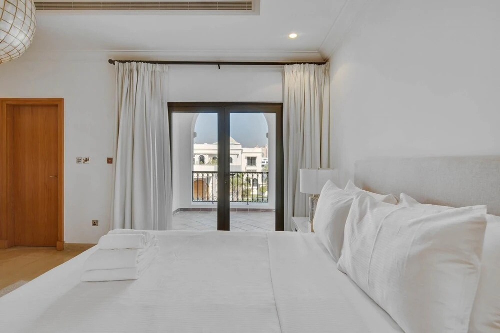 Дубай: Luxury Villa w Dramatic Vw Private Beach Pool