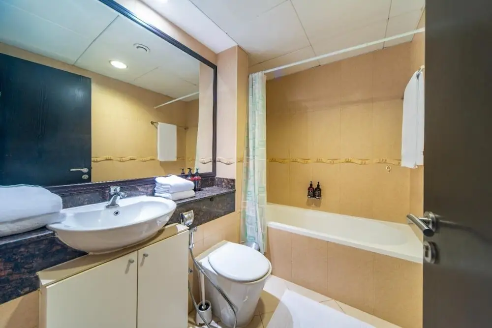 Дубай: Cozy Modern JLT Flat Next to Metro