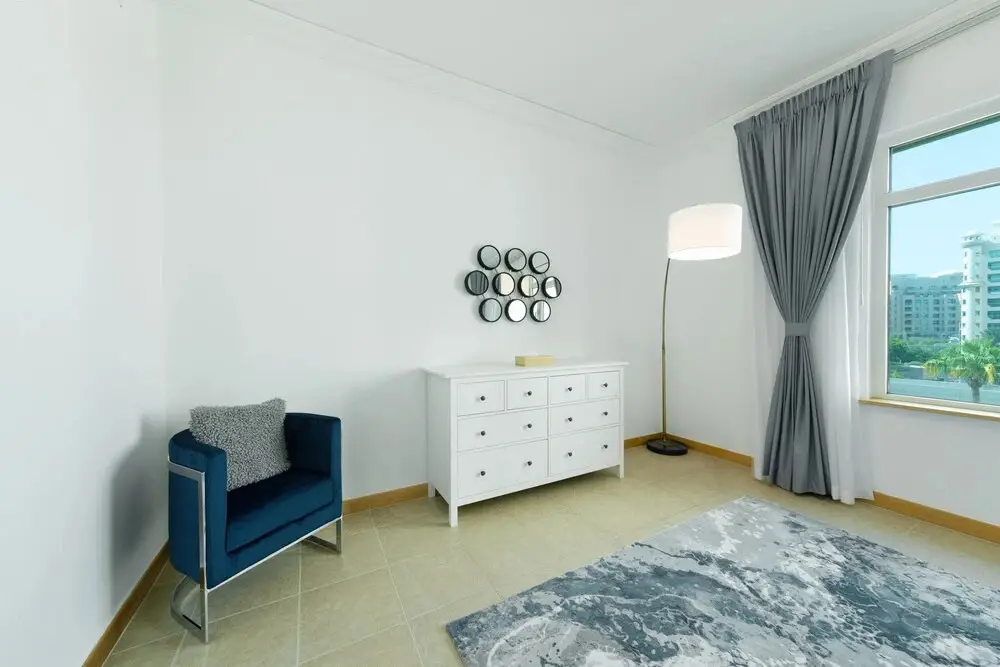 Дубай: Maison Privee - Stylish Apt with Large Patio close to the Beach