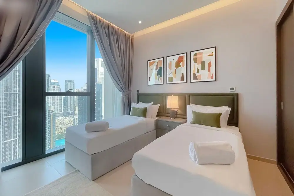 Hyp-lux 4BR Apt With Burj Khalifa View — фото 1