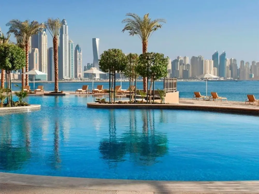 Дубай: Beach Pool Fairmont Residences