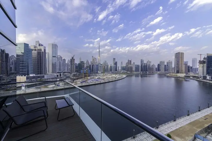 Дубай: Spectacular Duplex Apt w Canal Views
