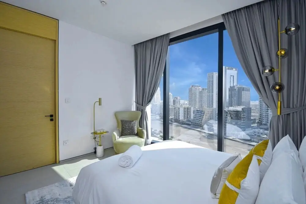 Дубай: Private Beach in a Bnbme Designer Apartment