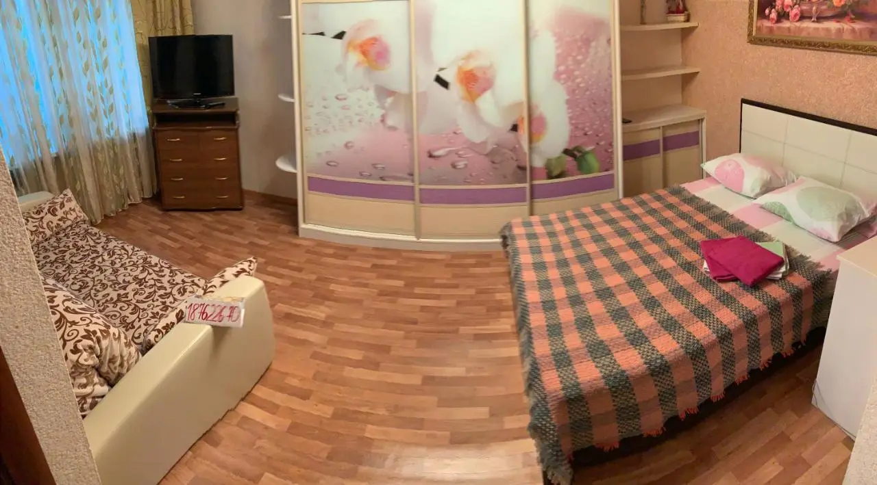 Тюмень: Квартира в центре Мельникайте 99