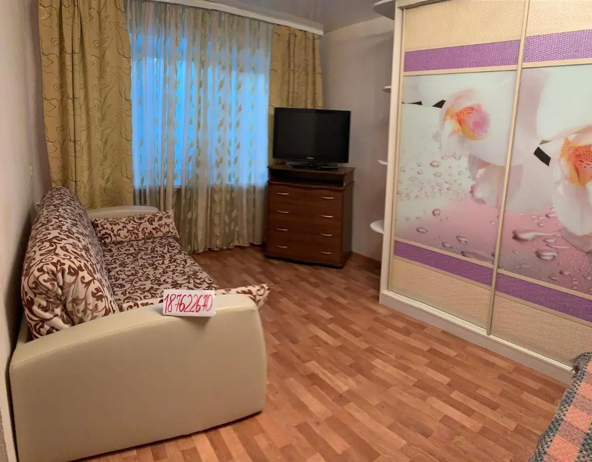 Тюмень: Квартира в центре Мельникайте 99
