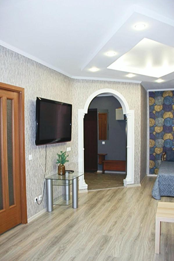 Тюмень: Apartment On 50let Oktyabrya 3/1