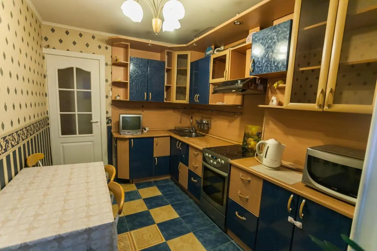 Тюмень: 4-bedroom Apartments