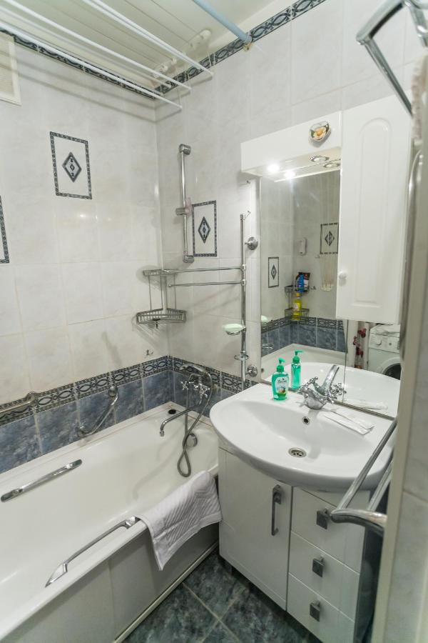 Тюмень: 4-bedroom Apartments
