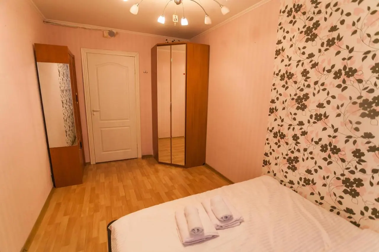 Тюмень: 4-bedroom Apartments