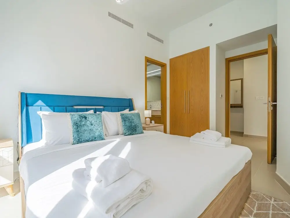 Дубай: Glamorous Apartment Facing Burj Khalifa