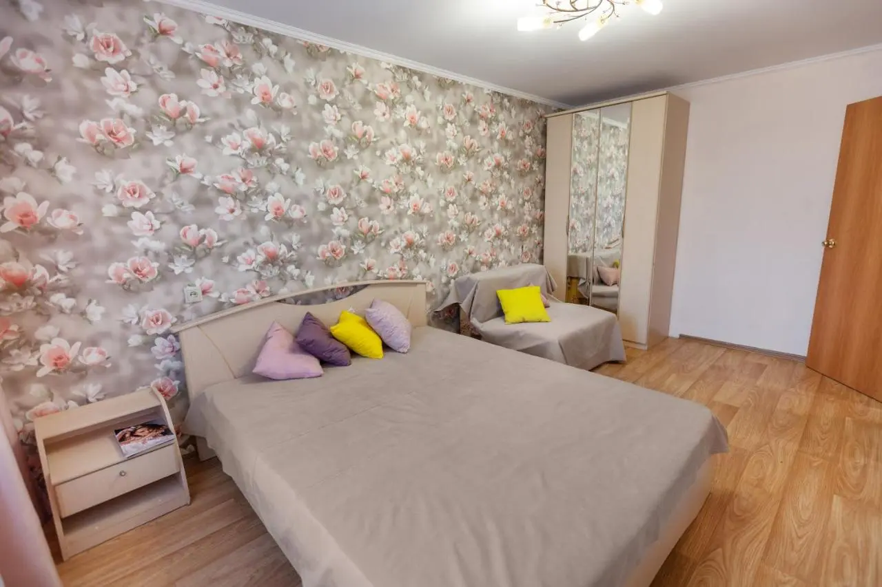 Тюмень: Apartment on Shillera 22