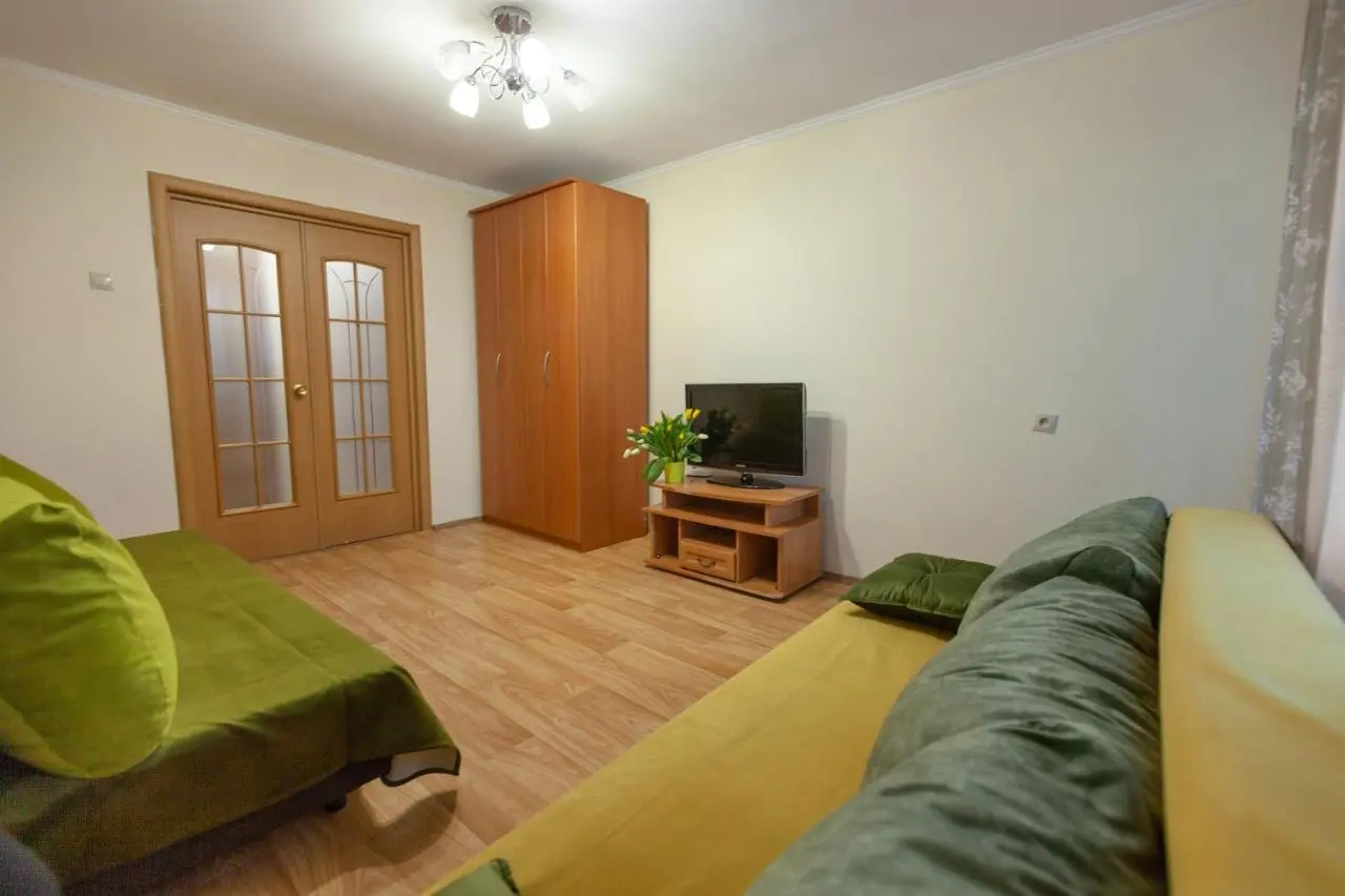 Тюмень: Apartment on Shillera 22