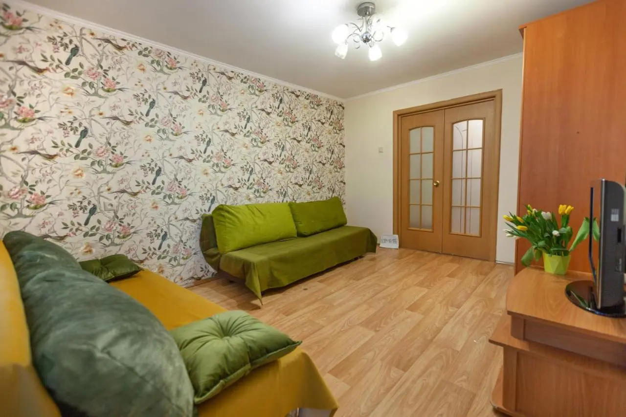 Тюмень: Apartment on Shillera 22