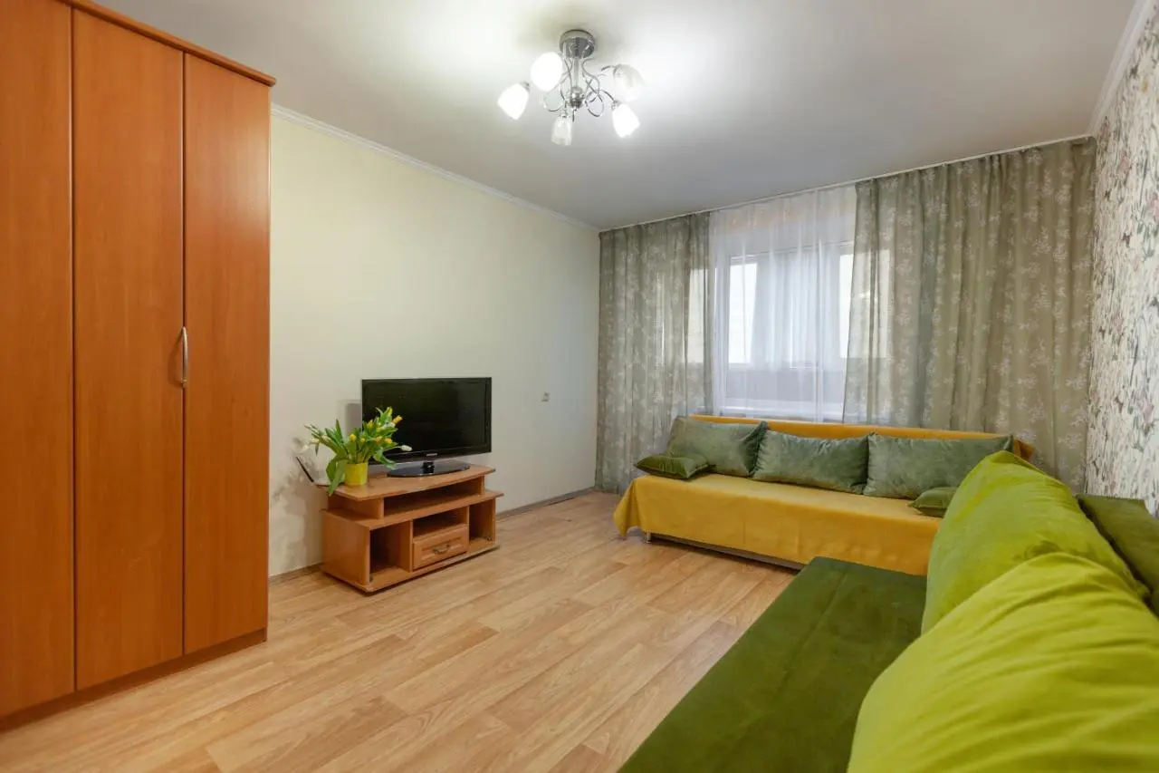 Тюмень: Apartment on Shillera 22