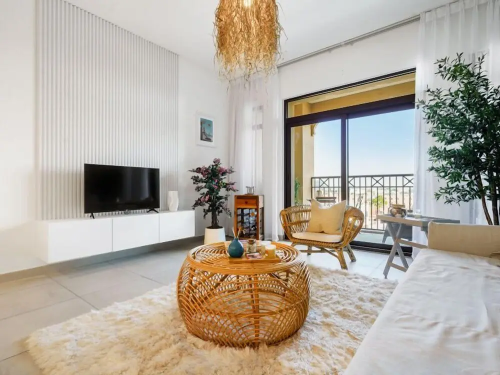 Iconic Views Apt With Balcony Close to the Beach — фото 1