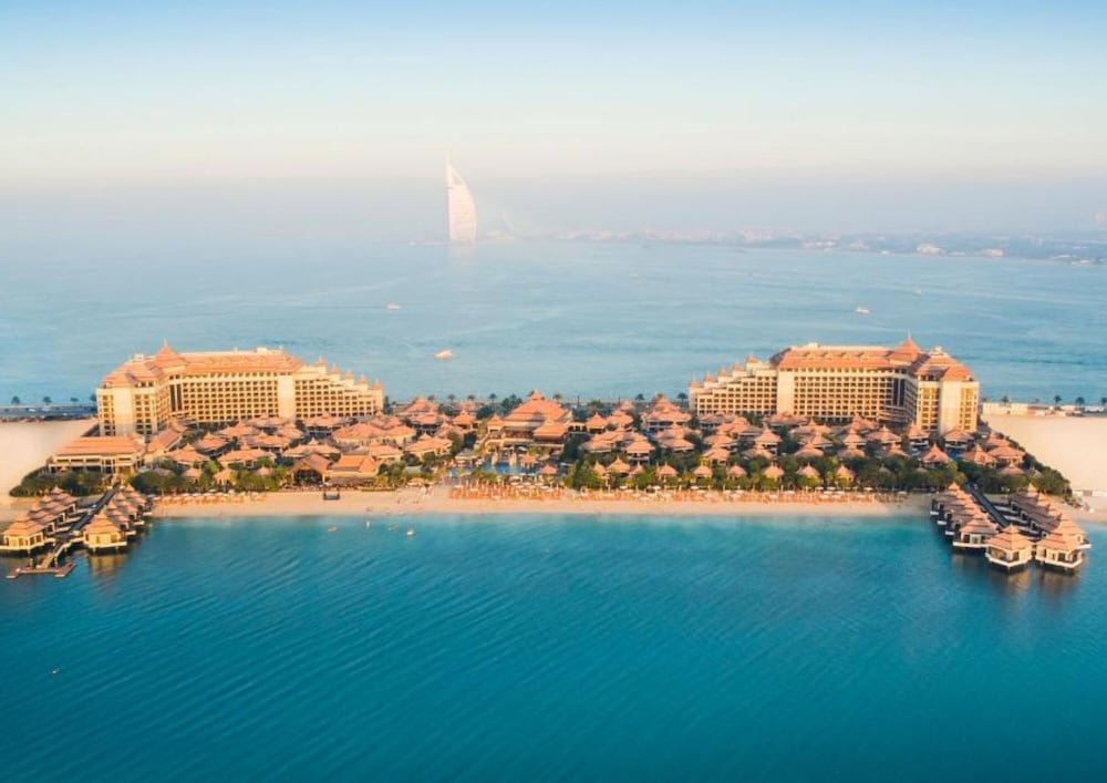 Дубай: Anantara Residences - Beachfront - Private Beach and Lagoon Pool