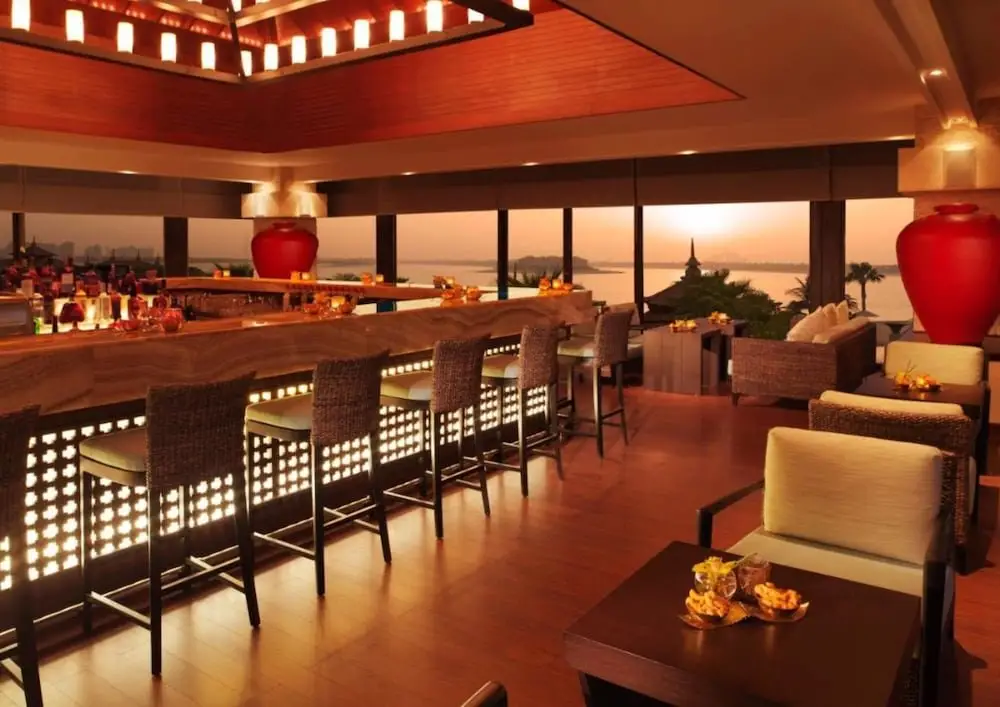 Дубай: Anantara Residences - Beachfront - Private Beach and Lagoon Pool