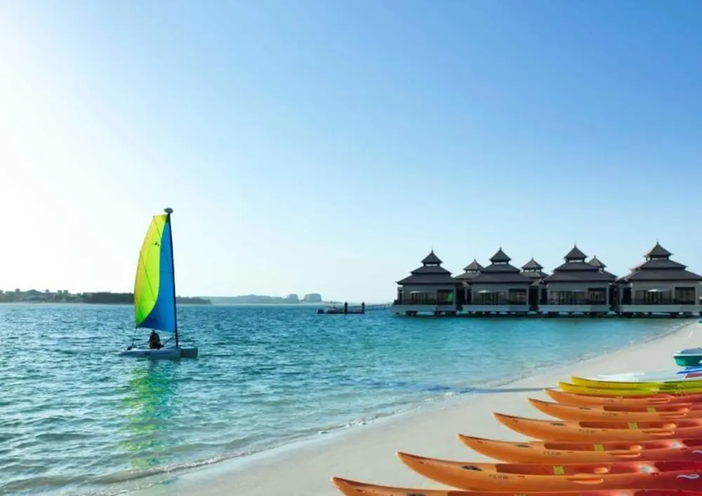 Дубай: Anantara Residences - Beachfront - Private Beach and Lagoon Pool