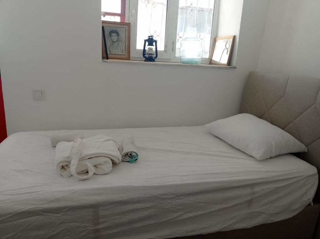 Айвалык: Cozy House With Sea View in Ayvalik